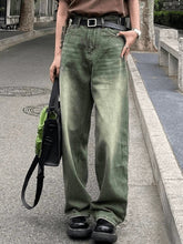 Vaqueros boyfriend con efecto descolorido vintage verde